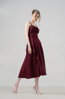 Design personnalisé Fille Robe 100% Polyester Tissé Bourgogne Robes Thé-Longueur Naturel Dos A-ligne Satin Robe Avec Bretelles Tressées