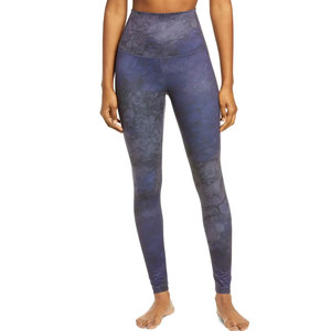 Leggings de yoga para mujer con cintura elástica, último estilo, en venta en línea al por mayor, precio razonable, hechos en Pakistán. - Product Image 1