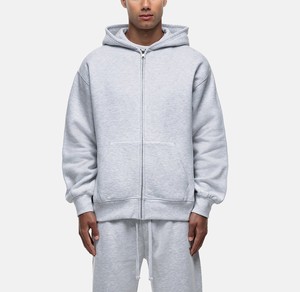 Vente en gros de sweats à capuche pour hommes, style hip-hop streetwear, en molleton, avec logo imprimé, fermeture éclair personnalisée, fabriqués par Salamons Wears - Product Image 3