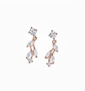 ต่างหูทรงหยดน้ำดีไซน์ใบไม้ประดับเพชร ต่างหูเพชรแบบห้อย 14K ทองคำแท้ เพชรเพาะเลี้ยงในห้องปฏิบัติการ ต่างหูทรงหยดน้ำสำหรับงานแต่งงานที่ได้รับแรงบันดาลใจจากธรรมชาติ - Product Image 1