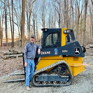 Chargeuse compacte sur chenilles Deere 325G de qualité supérieure disponible à l'achat, livraison rapide fournie, équipement de construction robuste - Product Image 4