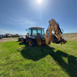Chargeuse-pelleteuse JCB 4CX puissante avec une construction robuste, un système hydraulique efficace et une performance de creusement élevée - Product Image 6