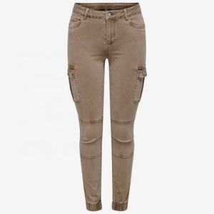 Pantalon cargo fuselé personnalisé, coupe moderne, multi-poches, vêtement de travail avec options de broderie ou d'impression pour un usage mode et utilitaire - Product Image 1