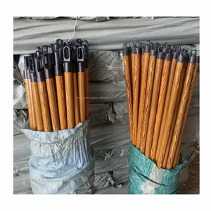 Mango de escoba de madera de eucalipto con revestimiento de PVC con textura de madera para limpieza doméstica e industrial - Product Image 1