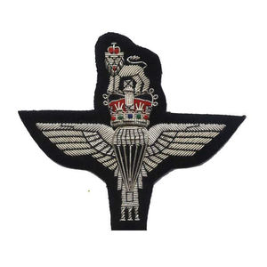 Écusson scolaire personnalisé pour uniformes et blazers, avec ailes brodées à la main, insignes d'épaule à ailes, à coudre et magnétiques - Product Image 3