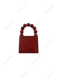 กระเป๋าคลัทช์เรซิ่นสีแดงทำมือพร้อมหูหิ้วประดับลูกปัด กระเป๋าถือดีไซน์เนอร์สำหรับงานเลี้ยงกลางคืนหรืองานแต่งงานสุดหรูสำหรับผู้หญิง - Product Image 5