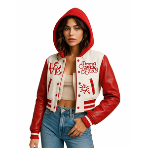 Blouson universitaire 'Love Sweet Heart' Skull Splash, coupe classique, rouge et blanc, à capuche, imperméable, avec logo frontal, pour le streetwear - Product Image 4