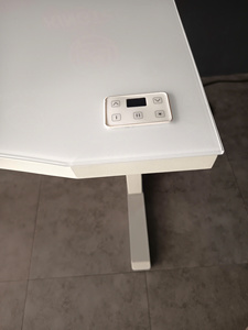 Bureau d'ordinateur Lumetal à hauteur réglable avec surface en verre et panneau de commande, blanc, poste de travail moderne pour bureau, structure en métal - Product Image 6