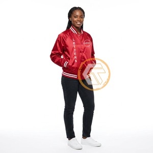 Veste universitaire personnalisée en satin Delta brodé Theta, de haute qualité, respirante, imperméable, coupe-vent et matelassée pour l'automne - Product Image 2