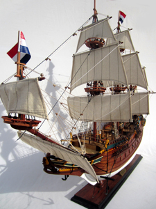Maqueta de Barco de Época Pintada BATAVIA, de Alta Calidad, Tallada a Mano, de Madera, con Temática de Ángel, Pieza de Arte Coleccionable Oceánica Independiente - Product Image 1