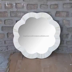 Cadre de miroir mural moderne en incrustation d'os - Fait à la main, écologique, personnalisable, décoration d'intérieur et cadeau pour la salle de bain - Product Image 4