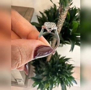 Bague ovale en diamant cultivé en laboratoire pour femmes, 4 carats, bijoux de luxe en argent Sterling 925, pour mariage, fiançailles, cadeau d'anniversaire - Product Image 6