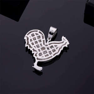 Colgante de gallo hecho a mano con estilo de animal de granja y diamantes de moissanita VVS - Product Image 5