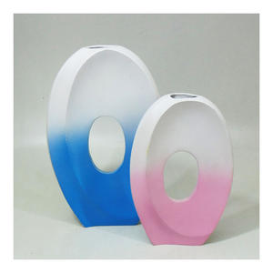 Vase à fleurs décoratif en verre Art Déco de luxe, écologique, au design contemporain pour un style de maison moderne - Product Image 3