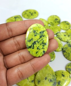 Lote al por mayor de cabujones de lizarita natural, cuarzo verde, piedra preciosa para fabricación de joyas, formas mixtas lisas, propiedades curativas - Product Image 1