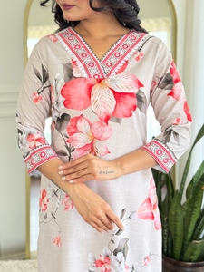 ชุดสูทผ้าเรยอนสีเทาสไตล์อินเดีย-ปากีสถาน ดีไซน์ทันสมัย สำหรับผู้หญิง  งานปาร์ตี้ งานแต่งงาน  ชุดพื้นเมืองสุดหรู - Product Image 2