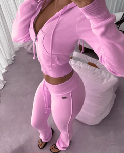 Ensemble sweat-shirt et jogging vert crème et vert sauge pour femme, coupe ajustée, sweat-shirt zippé et joggers avec détails à bords bruts, ensemble deux pièces doux et confortable - Product Image 6