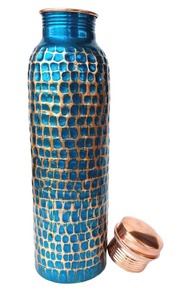 Bouteille en cuivre artisanale au design unique, qualité supérieure pour une hydratation saine à la maison et au bureau, disponible en designs personnalisés - Product Image 4