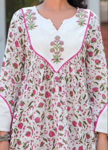 ชุดคุรตะพร้อมกางเกงผ้าปักลายขาวแบบบล็อกพิมพ์ด้วยมือ บูติ จาล - Product Image 2