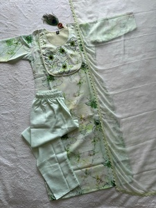 <b>Women</b> Light Green Floral Printed Kurti Pant Dupatta <b>Set</b> For Traditional Indian Pakistani Casual Wear Spring Cotton - Product Image 3