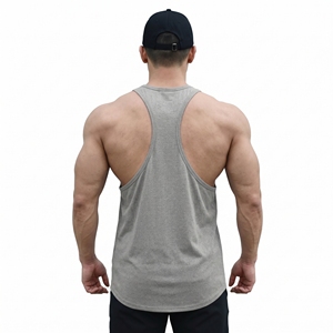 Camiseta sin mangas de punto transpirable para hombre, gris, de poliéster antipilling, de secado rápido, con cuello redondo y estampado informal. - Product Image 3