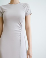 Robe longue décontractée pour femme, coupe ajustée, col polo, manches courtes raglan, fente avant, en jersey polyviscoélasthanne
