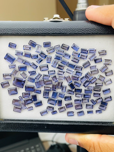 Piedras Preciosas de Iolita Natural con Corte Esmeralda, Certificadas por IGI, Color Azul, Calidad AAA, Excelente Brillo, Marca NARNOLI IMPEX, Tamaño 5-10 mm, Precio Económico - Product Image 1