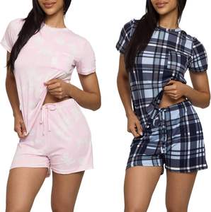 Ensemble décontracté pour femmes, grande taille, 2 pièces, t-shirt à manches courtes imprimé et short, fabriqué au Pakistan - Product Image 1