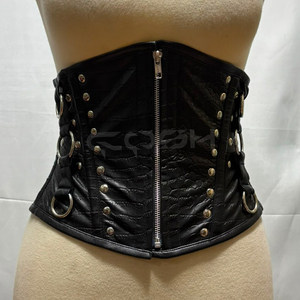 Corset gothique sous-poitrine en cuir gaufré effet peau d'animal noir, avec baleines en acier et ferrures argentées - Product Image 4
