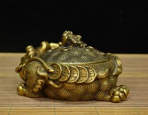 Premium Artisan Aroma <b>Bakhoor</b> Incense Burner Built for <b>Oud</b> Wood for Elevated Living Environments - Product Image 4