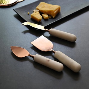 Ensemble de 3 couteaux à fromage modernes écologiques de qualité supérieure, manche en acier inoxydable, finition miroir, compatibles lave-vaisselle, pour charcuterie et fêtes - Product Image 3
