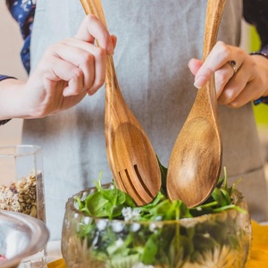 Juego de 2 Cucharas para Servir Ensaladas de Madera Natural, Utensilios de Cocina, Servidor de Comida Ecológico, Venta al por Mayor para Minoristas y Tiendas - Product Image 4