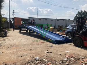 Rampe de chargement mobile de haute classe 10 tonnes pour chariot élévateur à Vramp-10T-S, pratique combinée avec un plancher de conteneur Vietnam Garantie 1 an - Product Image 3