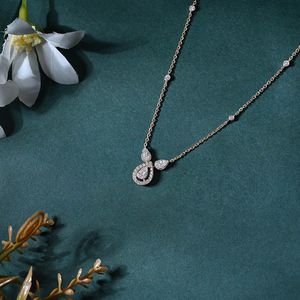 Elegante Collar con Colgante de Diamantes en Forma de Trébol Floral en Oro Rosa de 14K, Joyería Fina para Mujer, Regalo de Boda - Product Image 4