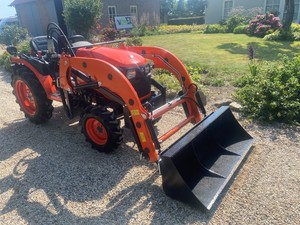 Tractor Kubota NeoStar B2741S 4WD de Alto Rendimiento, Tractor Compacto Utilitario para Agricultura, Huertos, Jardines y Trabajo de Campo - Product Image 5
