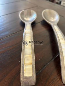 Cuillère de luxe en nacre incrustée, artisanale, pour la table, par Tradebyd - Product Image 5