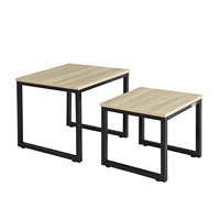 Ensemble de tables basses gigognes en forme de C de style moderne du milieu du siècle, avec structure en métal, design moderne, ensemble durable de 3 tables