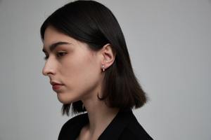 Pendiente único de oro de 14K con diamante marquesa azul y rosa flotante cultivado en laboratorio, con rosca para hélice y cartílago, brillante y único. - Product Image 6