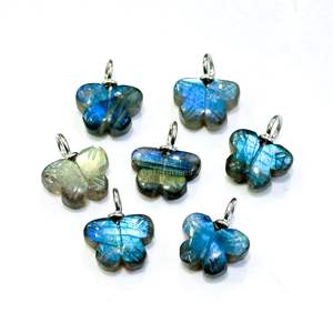 Pendentif Papillon en Labradorite Éclatante, Argent 925, Pierre Précieuse Sculptée à la Main, Charme en Labradorite Naturelle pour la Fabrication de Bijoux en Gros - Product Image 4