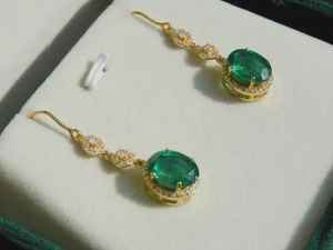 Pendientes de Aro Clásicos de Plata de Ley 925 Chapados en Oro de 14K con Piedra de Nacimiento de Mayo, Joyería Elegante, Regalo para Mujer - Product Image 3