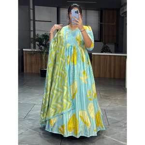 BATA DE TRABAJO CON ESTAMPADO FLORAL CHINON ATRACTIVA CON DUPATTA SKY - Product Image 1