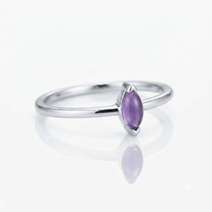 Rhaya Jewels – bijoux pour femmes, style bohème élégant et tendance, plaqué rhodium, argent sterling 925, coupe marquise, cabochon, améthyste, serti à griffes - Product Image 1