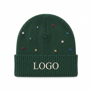 Chapeau d'hiver en tricot doux personnalisé brodé, bonnet vert chaud avec décoration en perles et strass pour femmes - Product Image 3