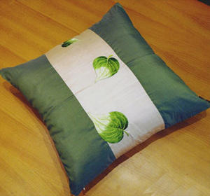 Cojines bordados a mano de calidad hechos en Vietnam PRODUCTOS DE ARTESANÍA DE UN PUEBLO DE BORDADO HOA - Product Image 3