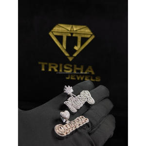 Ensemble de pendentifs pour couple roi et reine, diamants Moissanite VVS, breloques en forme de couronne et de cœur, argent sterling 925, bijoux de luxe par Trisha Jewels - Product Image 3