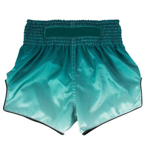 Fabrication de vêtements de sport haut de gamme, shorts de Muay Thai, construction durable pour l'entraînement intensif et les vêtements de fitness. - Product Image 1