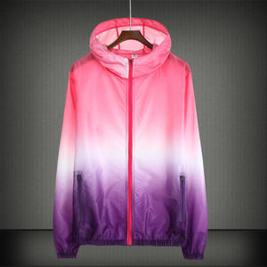 Veste coupe-vent dégradée à capuche pour homme, en polyester, idéale pour le printemps et les activités sportives en extérieur - Product Image 1