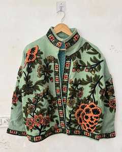 Nouvelle veste en tissu Suzani artisanal de qualité supérieure, art textile complexe, style bohème, broderie florale classique, veste matelassée pour femme, blazer d'hiver - Product Image 2