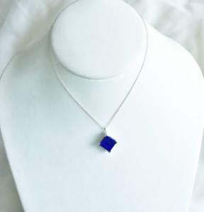 Collar con colgante solitario geométrico de plata de ley 925 con lapislázuli natural Midnight Galaxy Square - Product Image 4