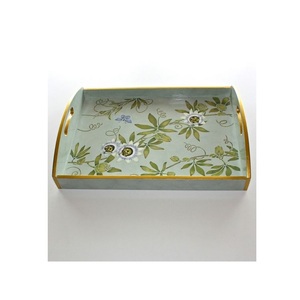 Bandeja Floral de Madera Artesanal Meena, Bandeja Decorativa Hecha a Mano para Servir en el Hogar, Cocina, Fiestas y Hostelería - Product Image 1
